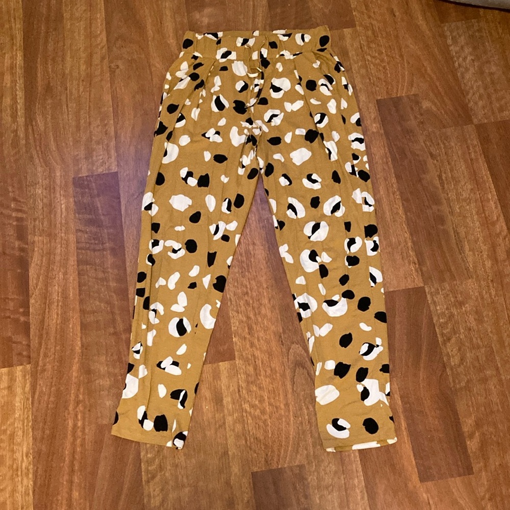 Asos brown pleated pant with stretchy waistband (women size 6)